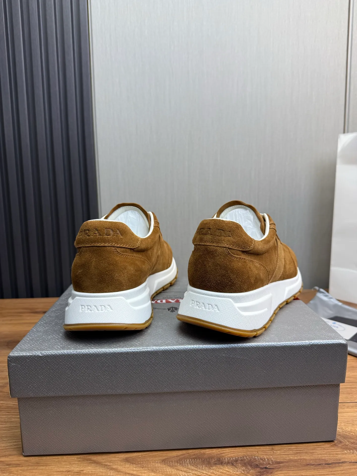 Men's shoes 💰580💰 [PRADA] Hot-selling men's shoes shipped 👏Official website synchronized ⬆️ Original cowhide fabric + cowhide lining, cowhide feet 🐮 1:1 shipment ✔️Original original sole, 38-45 (45. Customized, non-refundable)
